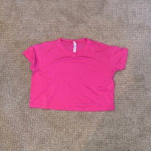 Lululemon Cates Crop Tee in Size 6 Sonic Pink